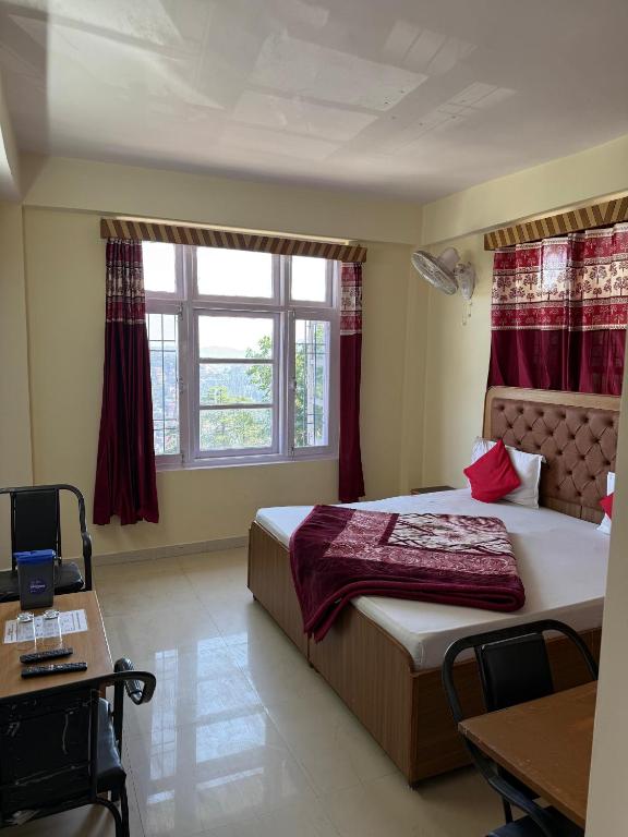 Krishna Hill Stay Near Mall Road